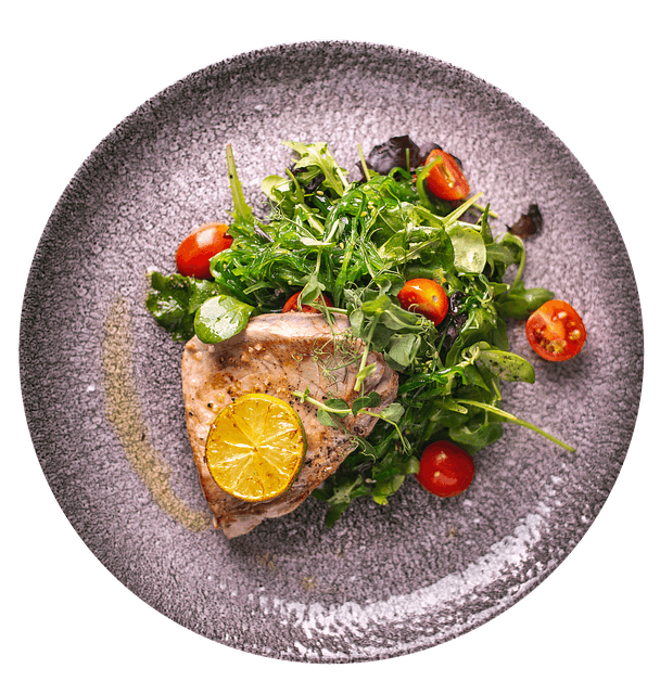 Grilled tuna with salad